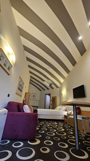 Others 5, Residence Select Executive, Florence