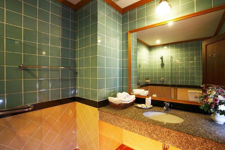 Bathroom 4, Khaolak Bay Front Resort, Takua Pa