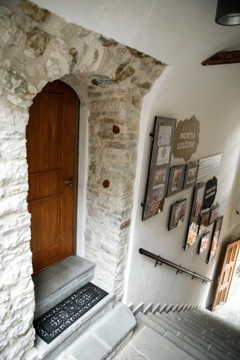 Others 5, Hotel SS KEKEZI, Gjirokastrës