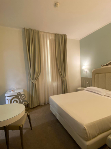 Bedroom 2, Oriente Hotel, Bari