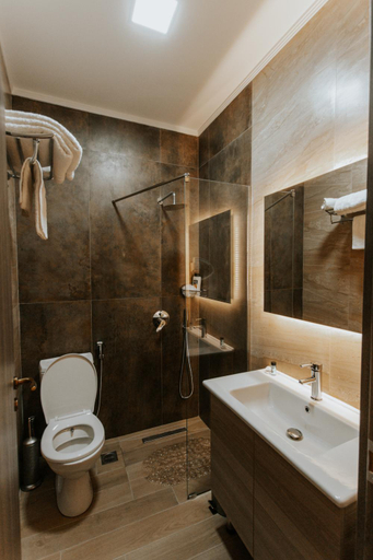Bathroom 3, Hotel SS KEKEZI, Gjirokastrës