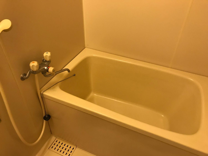 Bathroom 2, Renaissance Tanagura, Tanagura