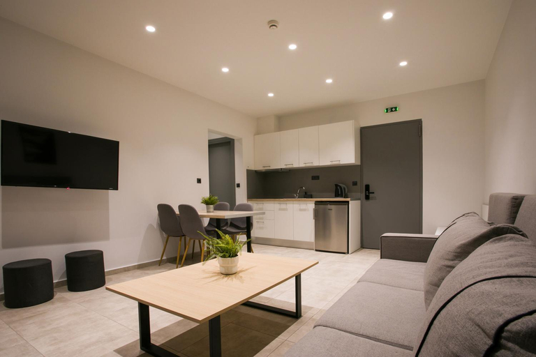 Facilities 2, White City Stay, Central Macedonia