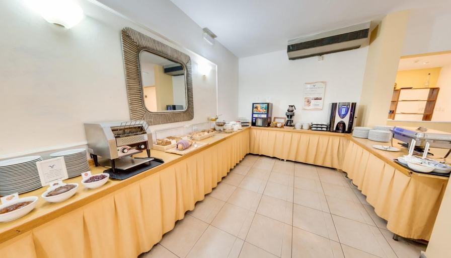 Food & Drinks 5, St Julians Bay Hotel, St Julian's