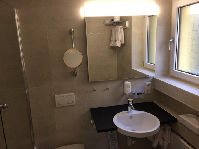 Bathroom 2, Hotel Katharina Garni, Tübingen