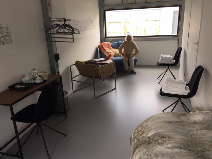 Others 5, Reiwa, Amsterdam