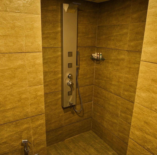 Bathroom 3, Weekend Address By Honest Homes , Surat
