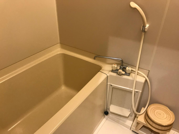 Bathroom, Renaissance Tanagura, Tanagura