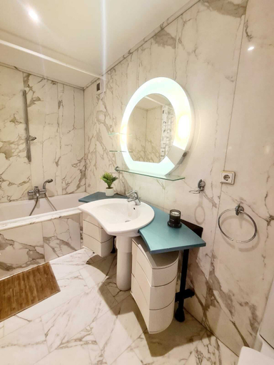 Bathroom 4, New 1 bedroom Flat in City Center, Luxembourg