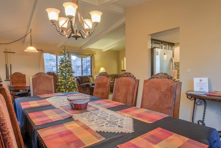 Bedroom 4, Entertainer, El Paso