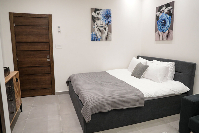 Bedroom 2, Blue, Beirut