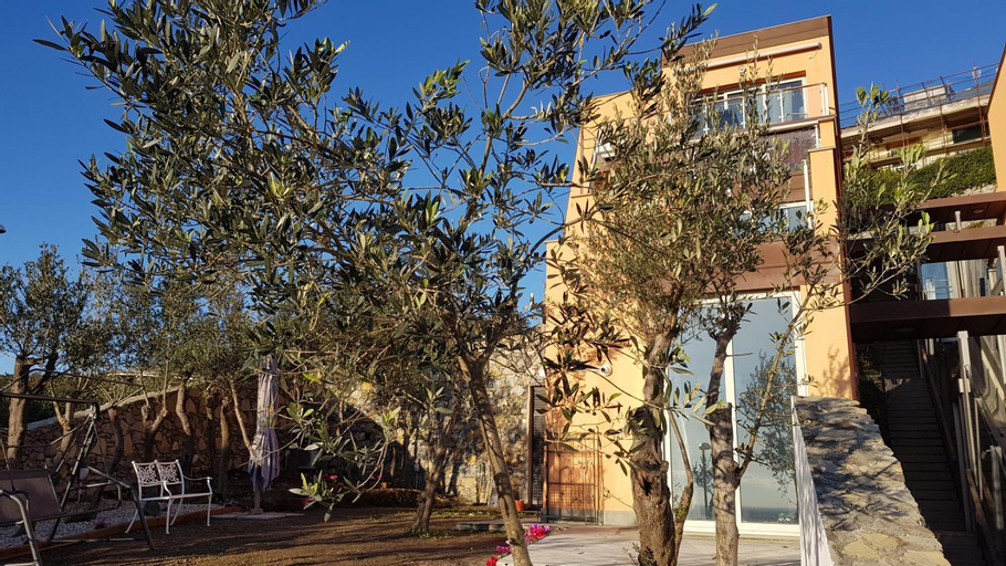 Poggio degli Ulivi, Genova