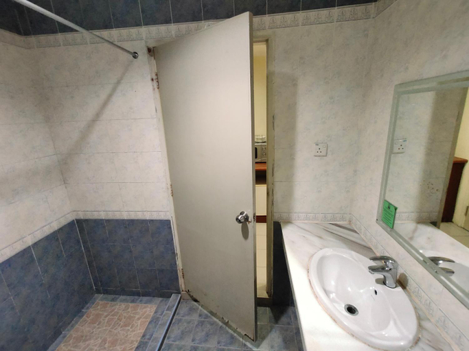 Bathroom 5, Wawa Golf View Inn, Hulu Perak