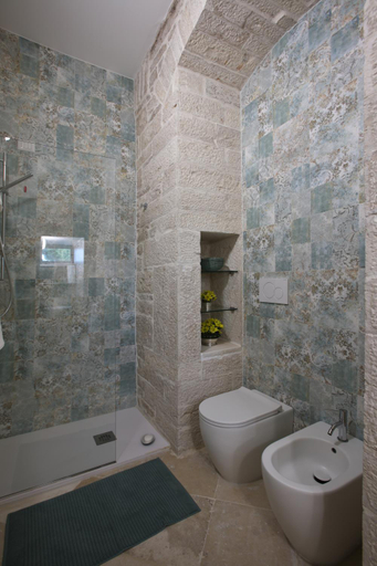 Bathroom 2, Villa Fenicia, Bari