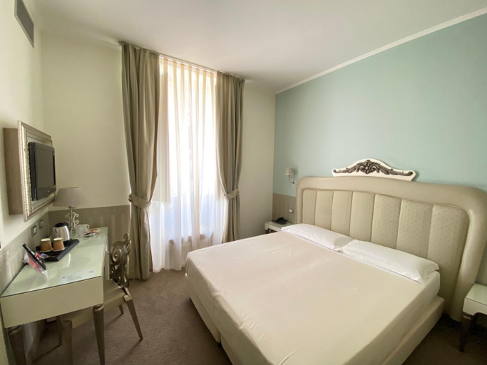 Bedroom 2, Oriente Hotel, Bari