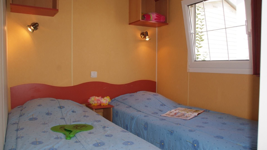 Bedroom 3, Camping Les Rives du Lac de Sainte Croix, Var