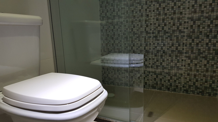 Bathroom 5, Max Hotel, Arcoverde