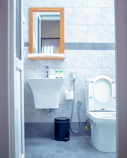 Bathroom 4, Teranga Lodge & Restaurant, Dodoma Urban