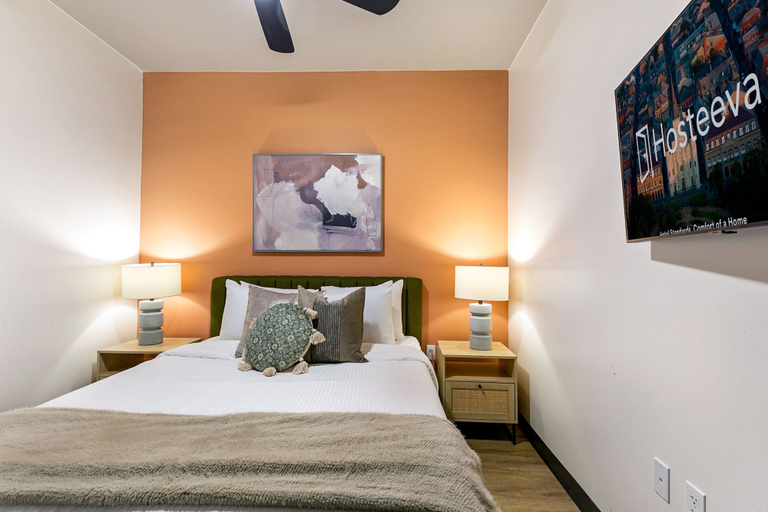 Bedroom 2, The Pelican by Hosteeva, Orleans