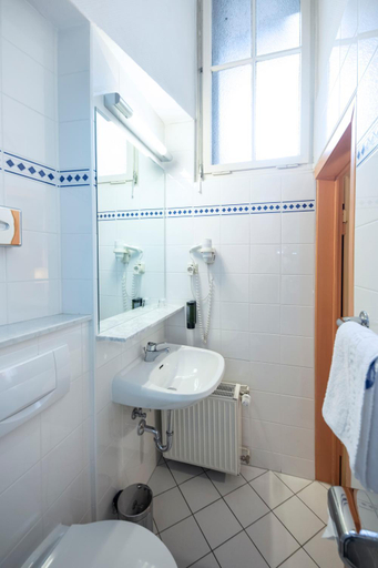 Bathroom 4, Sternhotel Bonn, Bonn