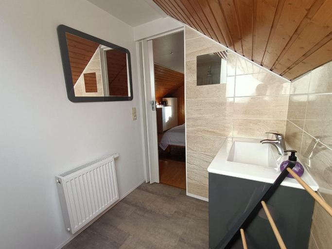 Others 5, B&B Le Reclus, Hainaut