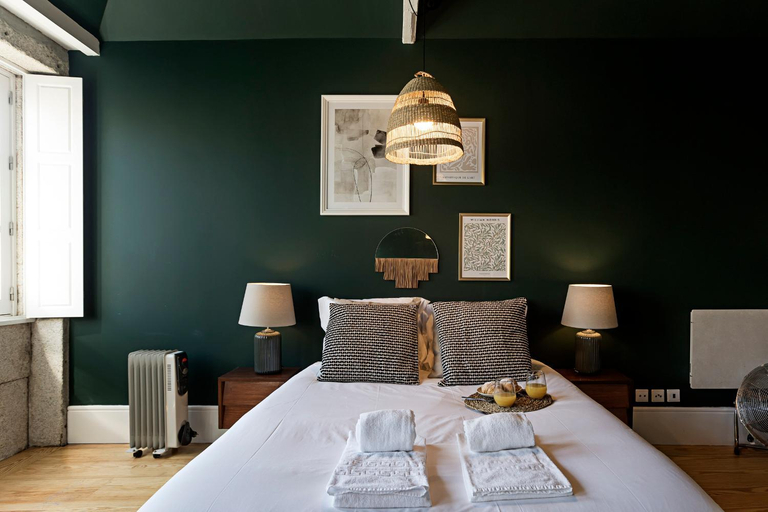 Bedroom 2, Loios 66 by LovelyStay, Porto