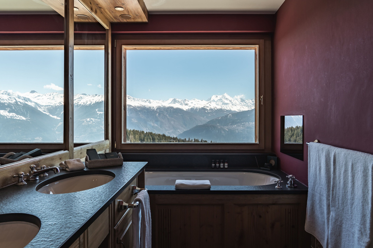 Bathroom 5, LeCrans Hotel & Spa, Sierre