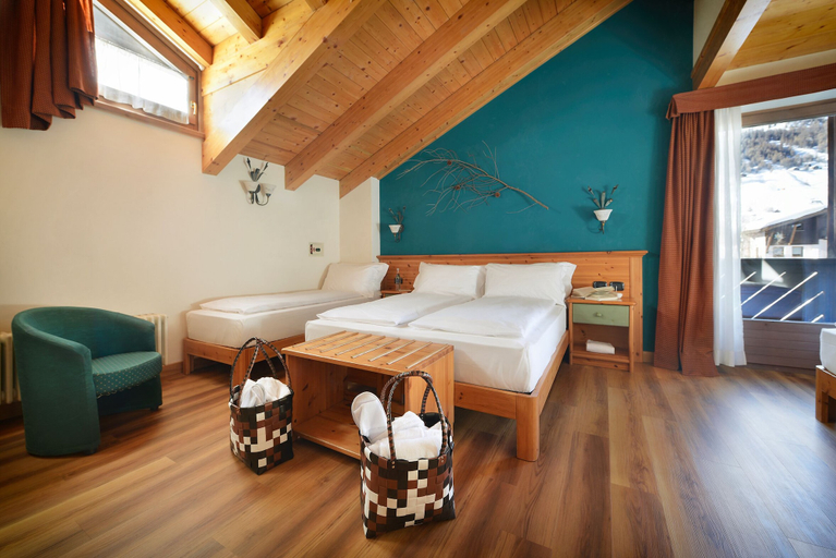 Bedroom 3, Hotel Primula, Sondrio