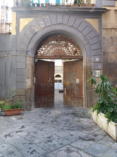 Others 3, B&B LA CONIGLIERA, Napoli
