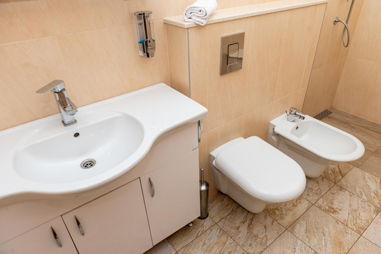 Bathroom 5, Utopia Hotel Baku, Baku