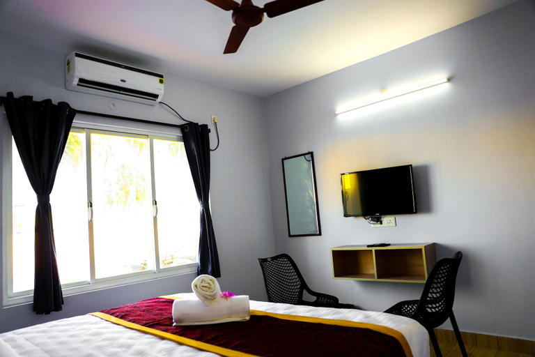 Bedroom 3, SS Grand, Viluppuram