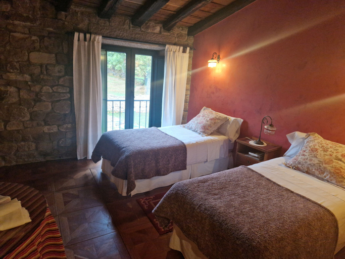 Bedroom 2, Hotel La Casona de Barrio, Cantabria