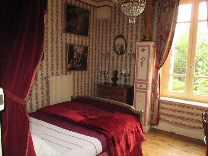 Bedroom 2, Propriete Charbaymond, Puy-de-Dôme