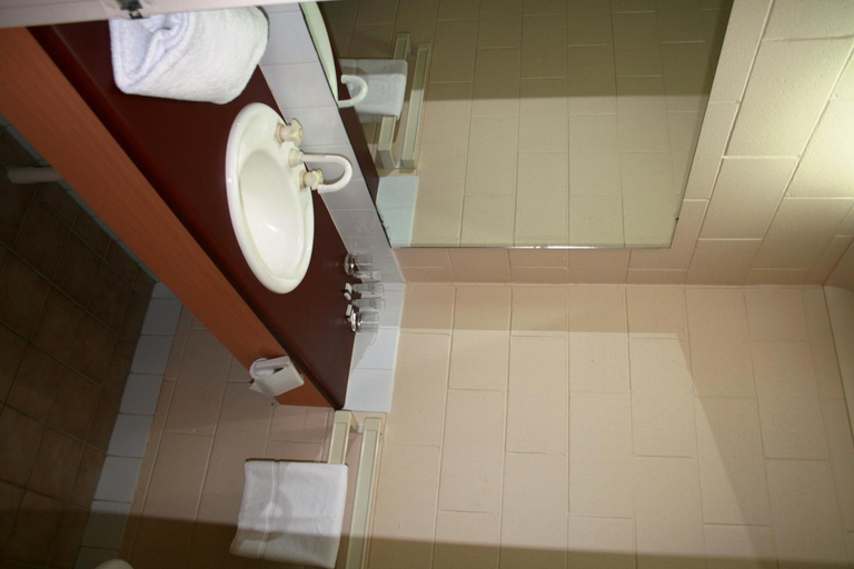 Bathroom 4, Luma Luma Holiday Apartments, Darwin