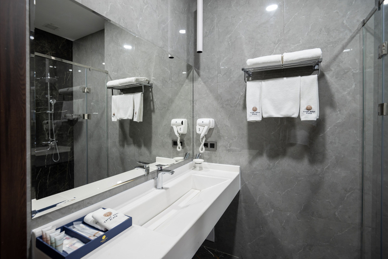 Bathroom 4, Tauke Khan Plaza, Shymkent