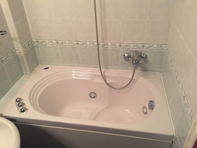 Bathroom 4, Hotel Apollo, Rimini
