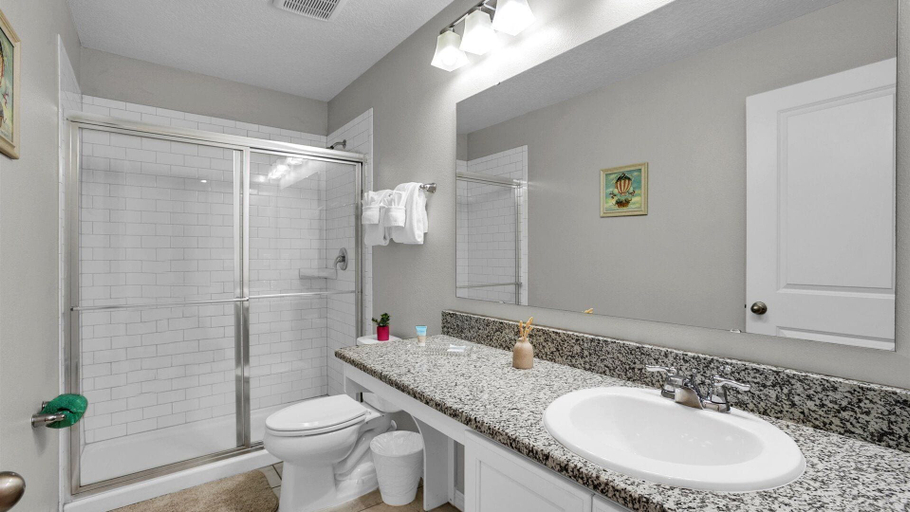 Bathroom 4, 5127 Crown Haven dr, Osceola