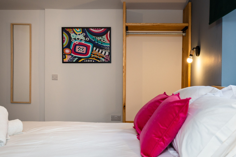 Room 5, Thorne Road Apartments, Doncaster