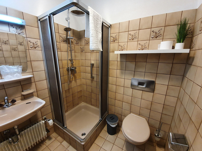 Bathroom, Hotel Restaurant Sonnenschein, Freudenstadt