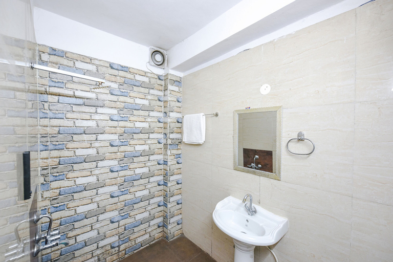 Bathroom, Fabhotel Kgf, Solan