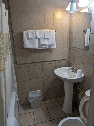 Bathroom, Rainbow Motel, Henderson