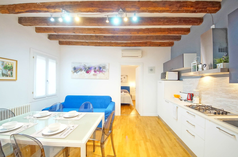 Living area 2, Dolcevita Apartments N. 502, Venezia