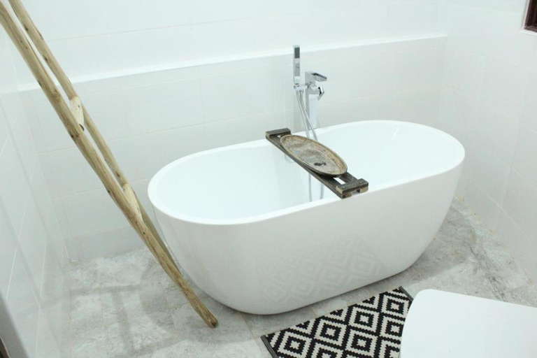 Bathroom 2, Mabamba Lodge, Busiiro