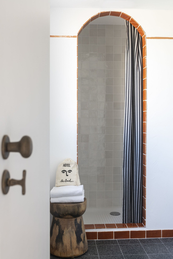 Bathroom 5, Hôtel le Sud, Alpes-Maritimes
