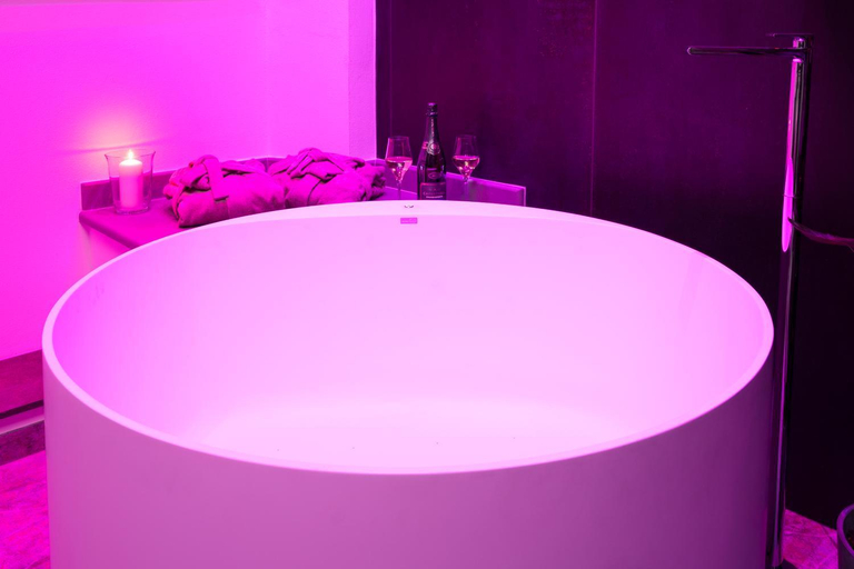 Hot tub 3, F1RST Suite Apartment & SPA, Florence