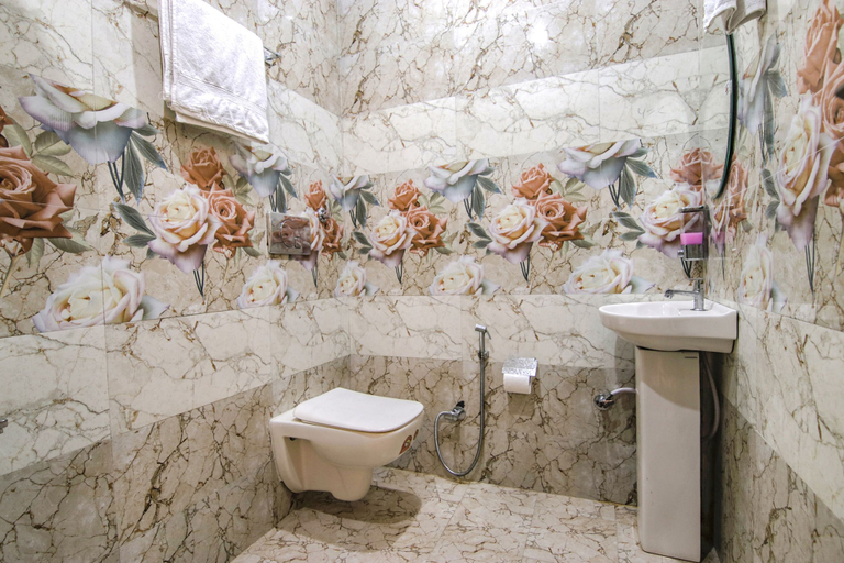 Bathroom, Fabhotel The Dreams, Sahibzada Ajit Singh Nagar