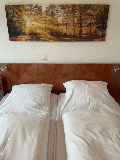 Bedroom 4, Hotel Garni Merkenich, Köln