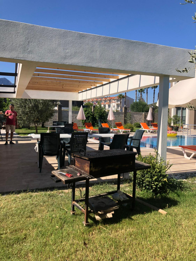 Others 5, Eva Apart, Kemer