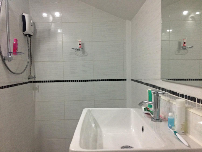 Bathroom 8