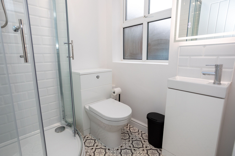 Bathroom 3, Thorne Road Apartments, Doncaster